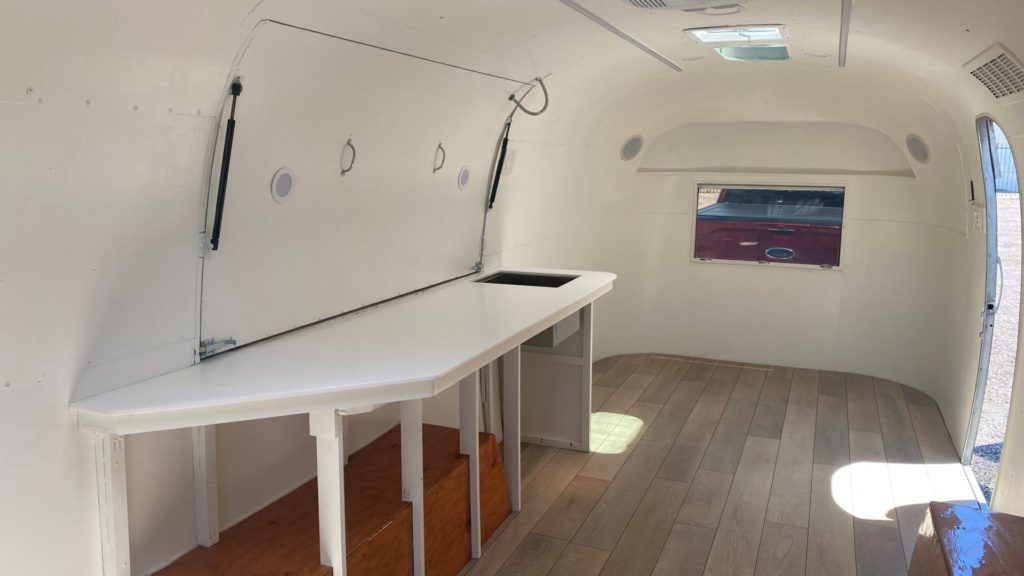 The empty inside of the trailer 